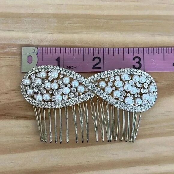 Silver Tone Rhinestone and Faux Pearls Hair Comb Hair Piece - Picture 5 of 5